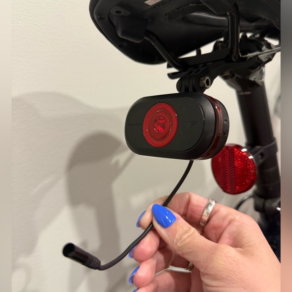 Garmin Varia eRTL615 Bike Sensor Rear Light - Picture 2 of 3